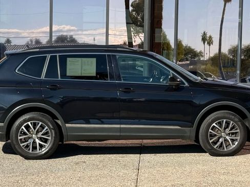Used 2020 Volkswagen Tiguan SE image 17