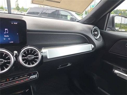Certified 2026 Mercedes-Benz GLB 250 4MATIC image 28