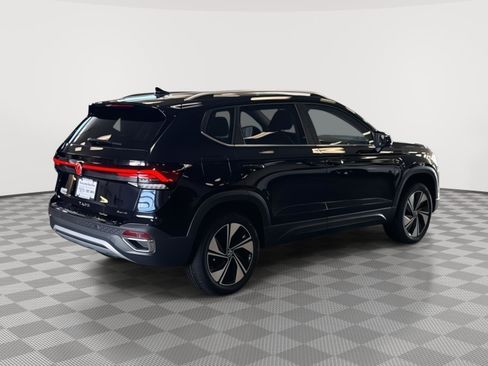 New 2026 Volkswagen Taos SE AWD/4WD image 5