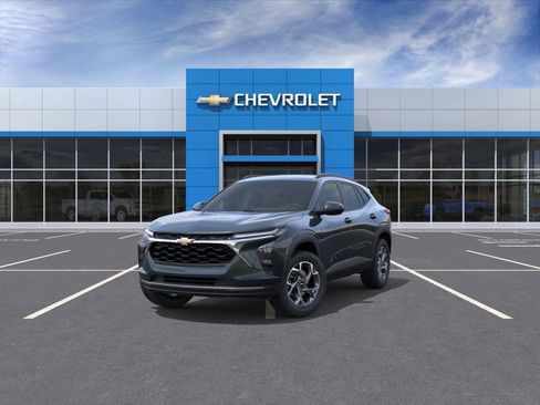 New 2025 Chevrolet Trax LT w/ Driver Confidence Package image 32