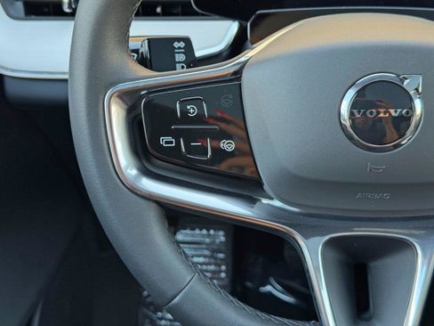 Used 2025 Volvo EX90 Ultra AWD/4WD image 19