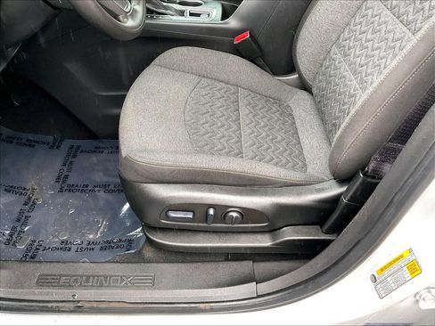 Used 2022 Chevrolet Equinox LT image 32