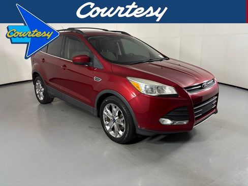 Used 2015 Ford Escape SE w/ Equipment Group 201A image 1