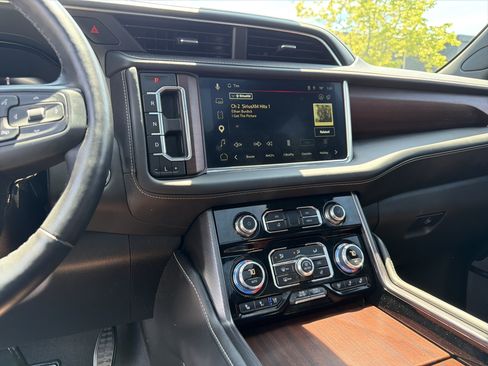 Used 2023 GMC Yukon Denali Ultimate AWD/4WD image 25