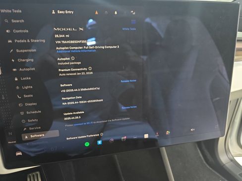 Used 2022 Tesla Model X image 27