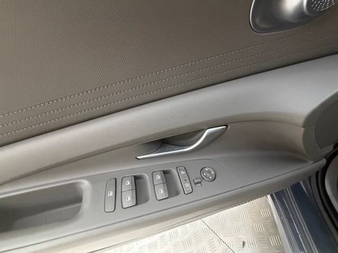 Used 2023 Hyundai Elantra SEL w/ Preferred Accessory Package FWD image 27
