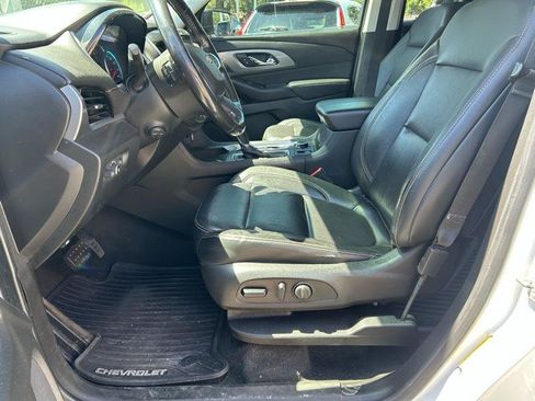 Used 2019 Chevrolet Traverse Premier w/ Redline Edition FWD image 6