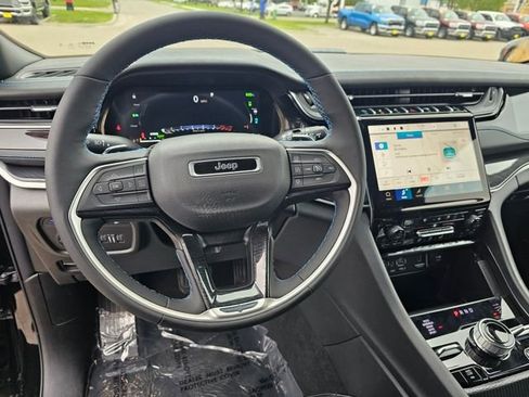 New 2025 Jeep Grand Cherokee Trailhawk image 16