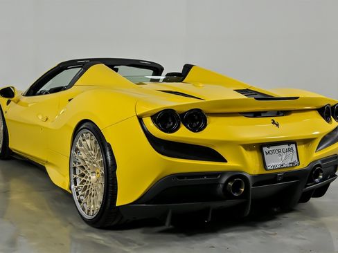 Used 2021 Ferrari F8 Tributo RWD image 10