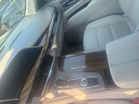 Used 2023 Cadillac Escalade Premium Luxury Platinum AWD/4WD image 22