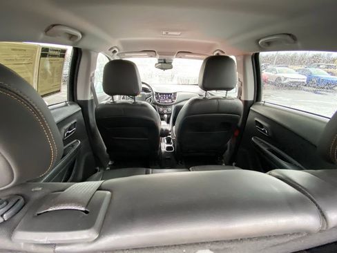 Used 2021 Chevrolet Trax LT w/ Driver Confidence Package image 22