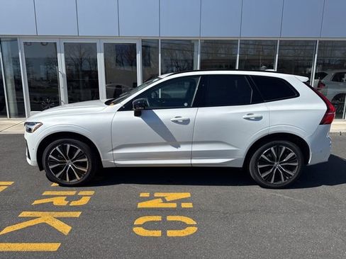 Certified 2025 Volvo XC60 B5 Plus image 2