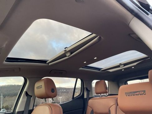 Certified 2017 GMC Acadia SLT image 10