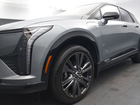 New 2026 Cadillac Optiq Sport 2 image 37