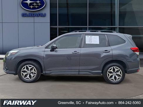 Used 2022 Subaru Forester Premium AWD/4WD image 8