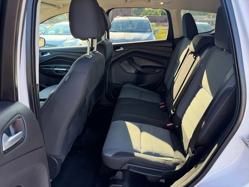 Used 2015 Ford Escape SE AWD/4WD image 16