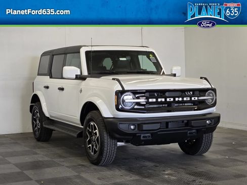 New 2026 Ford Bronco Outer Banks AWD/4WD image 2