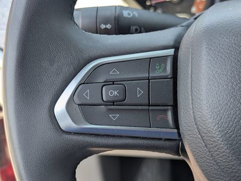 Used 2024 Jeep Compass Latitude AWD/4WD image 18