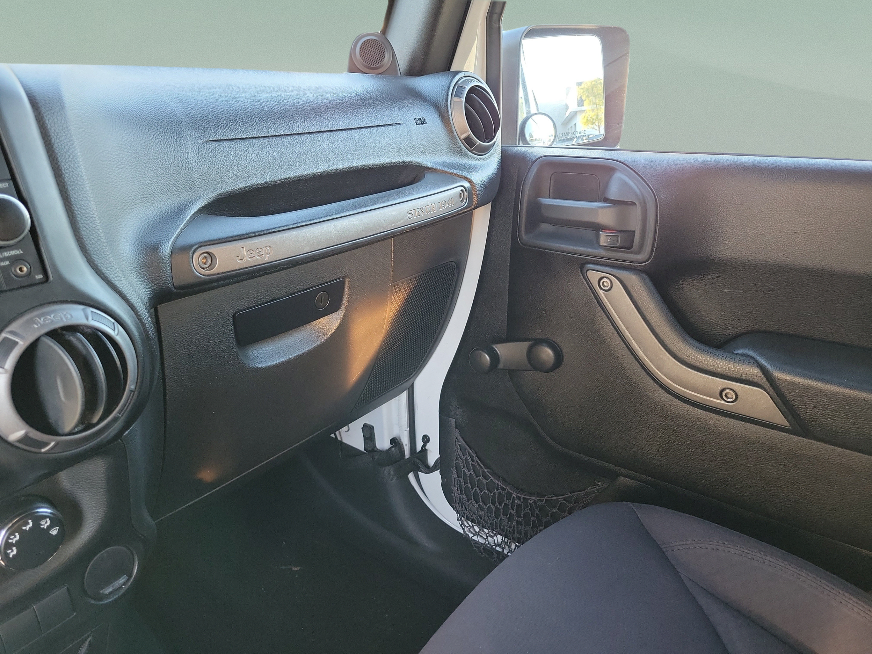 Used 2013 Jeep Wrangler Sport w/ Connectivity Group AWD/4WD image 21
