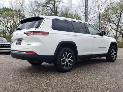 Used 2023 Jeep Grand Cherokee L Limited AWD/4WD image 3