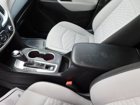 Used 2020 Chevrolet Equinox LS w/ LS Convenience Package image 35