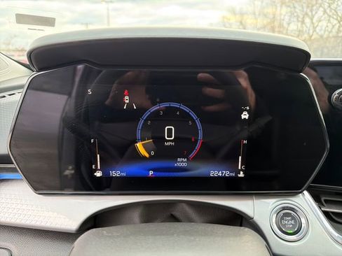 Used 2025 Chevrolet Trax LT image 28