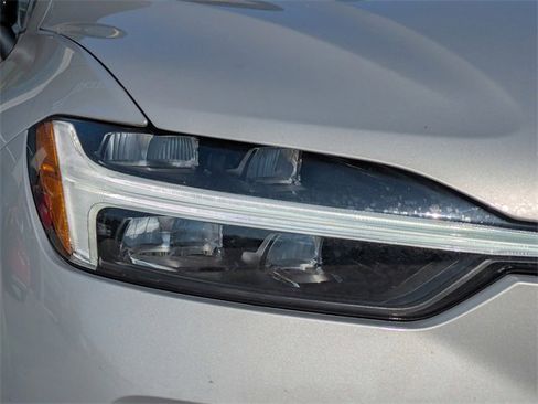 Used 2024 Volvo XC60 B5 Plus w/ Protection Package Premier image 10