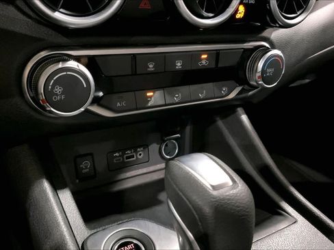 Used 2025 Nissan Sentra SV image 35