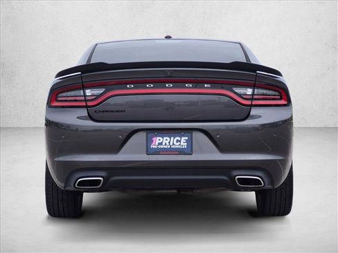Used 2019 Dodge Charger SXT w/ Blacktop Package RWD image 6