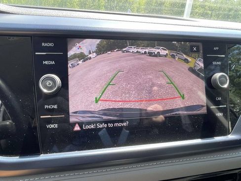 Used 2024 Volkswagen Taos SE FWD image 16