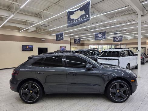 Used 2018 Porsche Macan AWD/4WD image 5