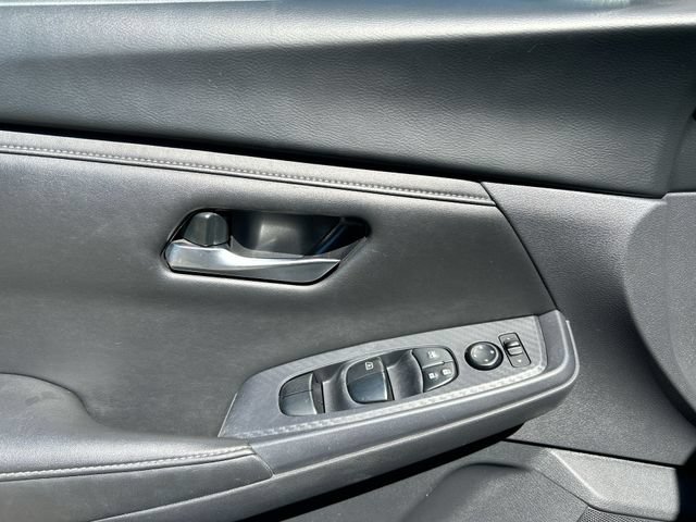 Used 2024 Nissan Sentra SV FWD image 21