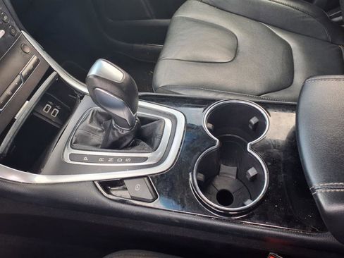 Used 2018 Ford Edge Titanium w/ Ford Safe & Smart Package image 26