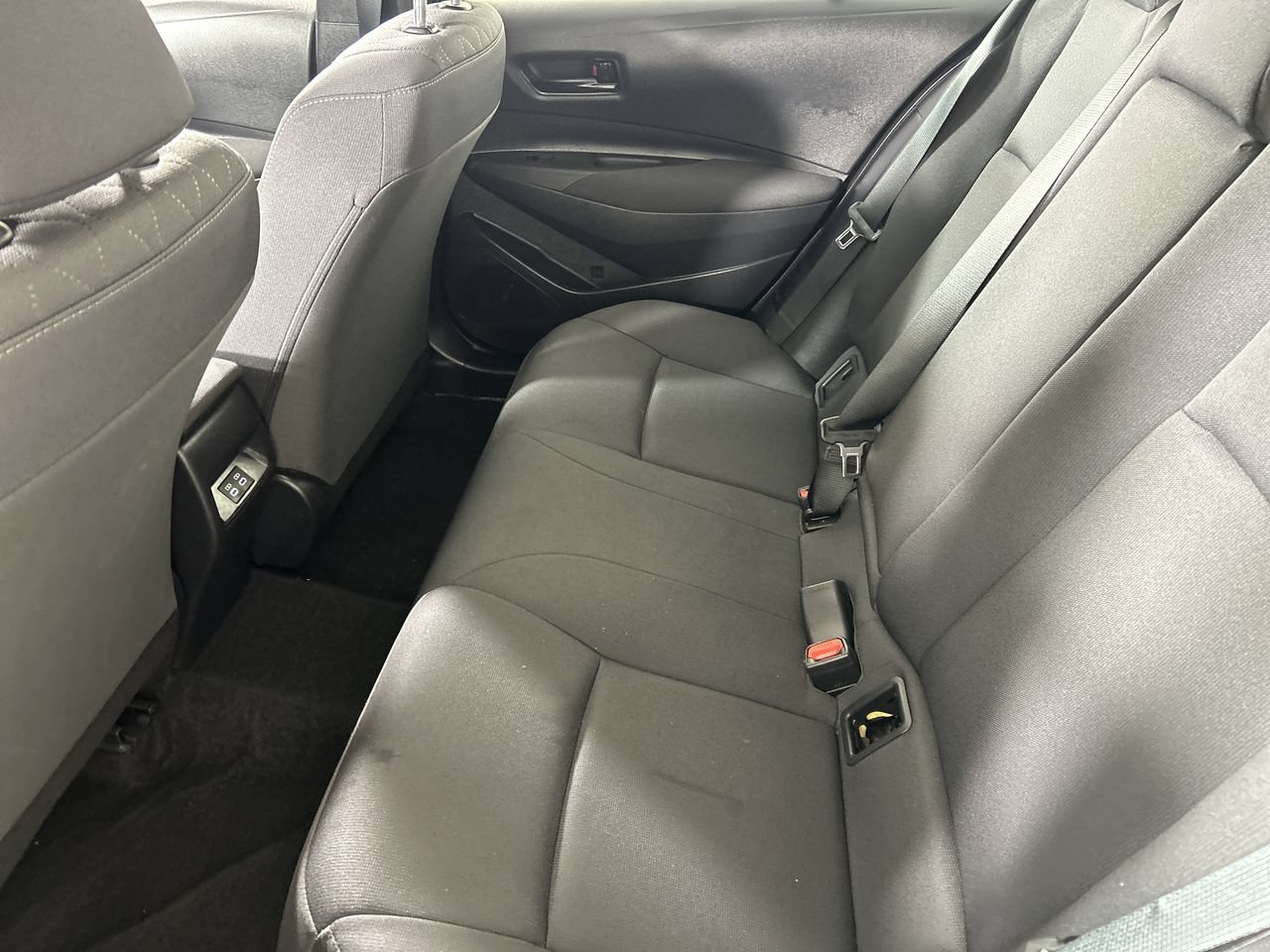 Used 2025 Toyota Corolla LE FWD image 24