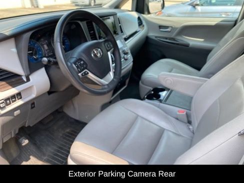 Used 2017 Toyota Sienna XLE w/ XLE Navigation Package AWD/4WD image 12