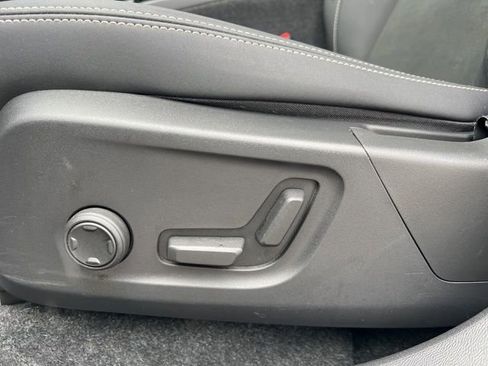 Certified 2023 Volvo C40 P8 Recharge Ultimate w/ Protection Package Premier image 31