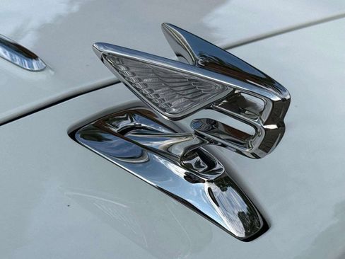 New 2026 Bentley Flying Spur Plug-In Hybrid image 17