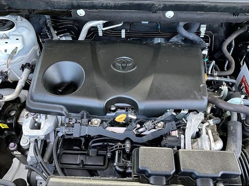 Used 2021 Toyota RAV4 XLE Premium FWD image 33