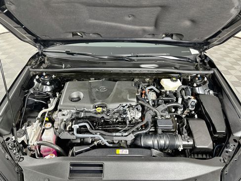 Used 2025 Toyota Camry SE FWD image 31