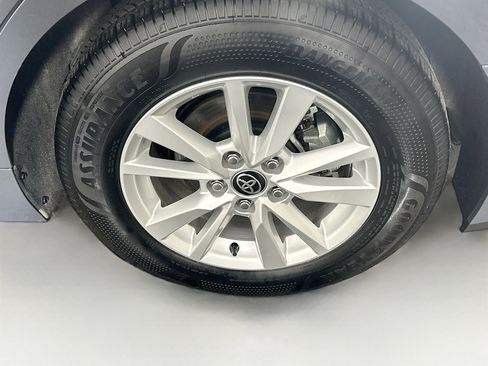 Used 2025 Toyota Camry LE image 11