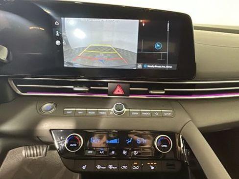Used 2025 Hyundai Elantra SEL FWD image 24
