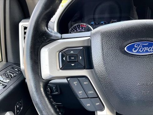 Used 2017 Ford F250 Lariat w/ Lariat Value Package AWD/4WD image 14