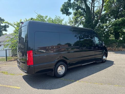 Used 2021 Mercedes-Benz Sprinter 3500 image 8