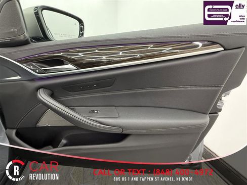 Used 2022 BMW M550i xDrive AWD/4WD image 34