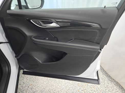 Used 2023 Buick Envision Essence image 6