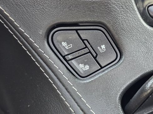 Used 2019 Chevrolet Tahoe Premier w/ RST 6.2L Performance Edition AWD/4WD image 36