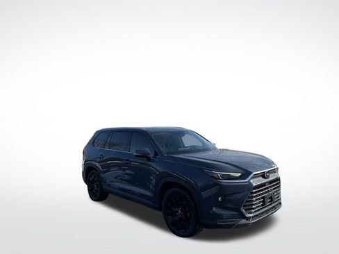 Used 2024 Toyota Grand Highlander Limited image 8