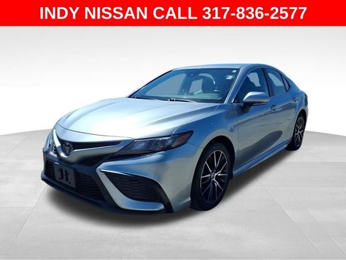 Used 2022 Toyota Camry SE image 4
