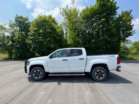 Used 2022 Chevrolet Colorado Z71 AWD/4WD image 8