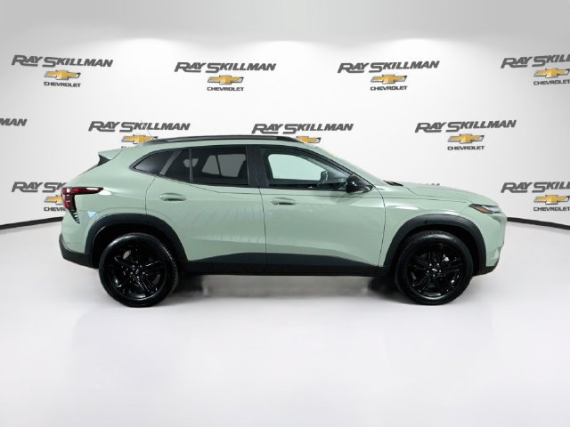 Used 2025 Chevrolet Trax ACTIV FWD image 8